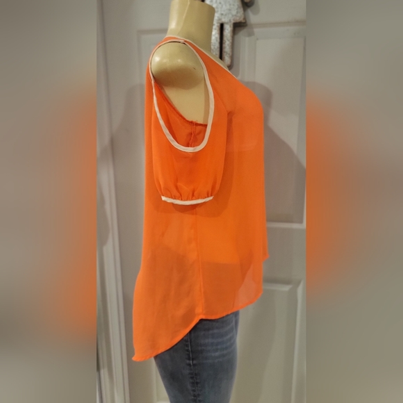 I.N. San Francisco orange & creme Blouse size small - Picture 4 of 8